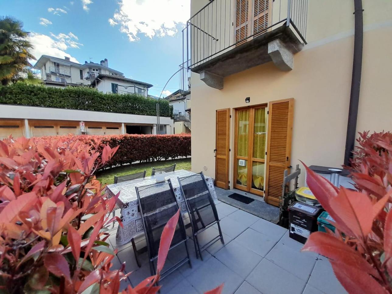 Marco Apartment - Holiday Apartment Luino Exterior foto