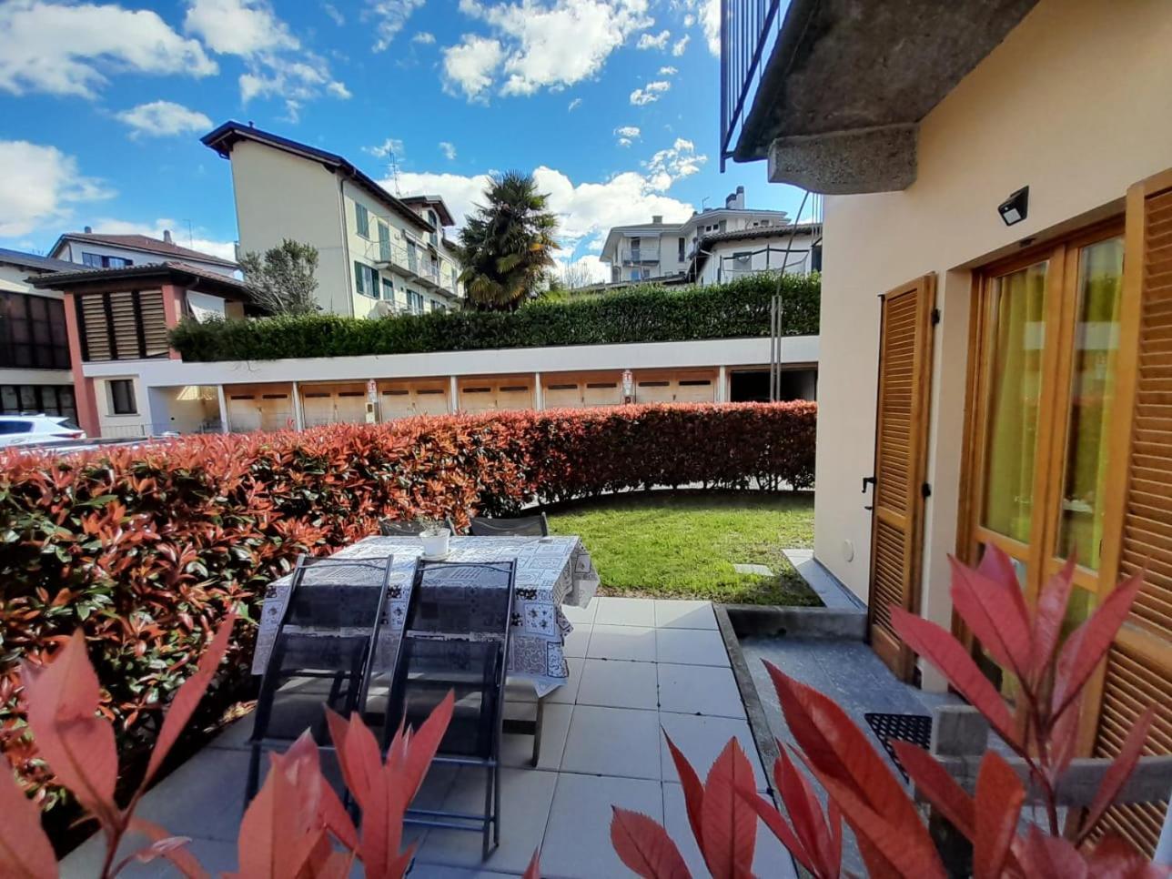 Marco Apartment - Holiday Apartment Luino Exterior foto